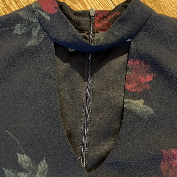 Devoted black dress - Picture 2 of 9